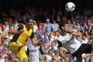 اتليتيكو مدريد يفوز ويقترب أكثر من نيل اللقب في اسبانيا