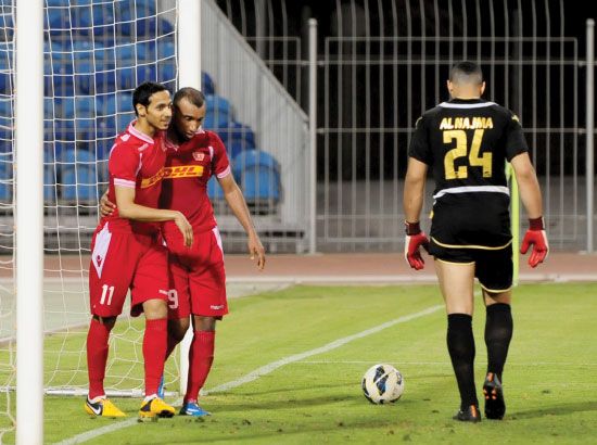 فرحة لاعبي المحرق بهدف بيليه