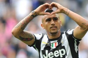 سامباولي يؤكد أن مشاركة فيدال في المونديال ما زالت محل شك