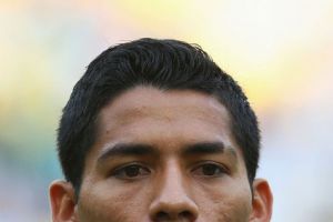 خافيير أكينو يحل بديلا للويس مونتيس في قائمة المنتخب المكسيكي