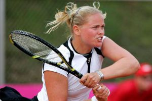 الثنائي روير وجروينفيلد يحرز لقب الزوجي المختلط ببطولة فرنسا للتنس