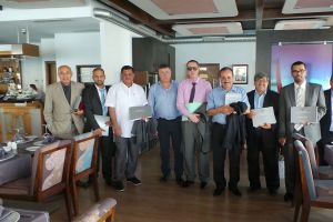 أمين عام اللجنة الأولمبية المغربية يحتفي بوفد لجنة الاعلام الرياضي