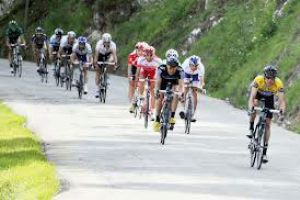 السلوفيني سيبالك يفوز بالمرحلة الخامسة في سباق دوفين للدراجات