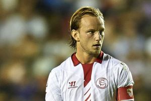 برشلونة يشتري لاعب الوسط الكرواتي راكيتيتش من اشبيلية