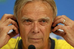 مدرب الكاميرون قد يدفع بايتو أمام كرواتيا رغم الإصابة