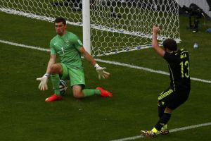 أسبانيا تحفظ ماء وجهها بالفوز بثلاثية على أستراليا