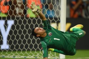 ريال مدريد يفكر في التعاقد مع نافاس على حساب كاسياس