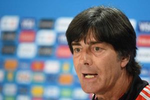 لوف يبدي قلقه من التحكيم قبل مواجهة البرازيل في قبل النهائي