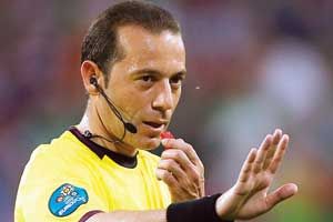 مونديال 2014: التركي شاكير يقود مباراة الارجنتين وهولندا