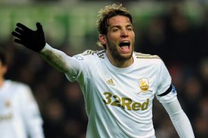 رئيس نابولي يرحب بانضمام ميشو من سوانزي سيتي