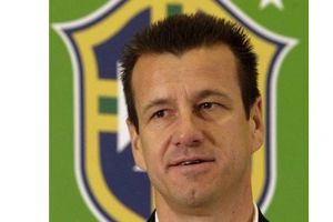 الصحافة البرازيلية: دونجا أقوى المرشحين لخلافة سكولاري في قيادة المنتخب البرازيلي