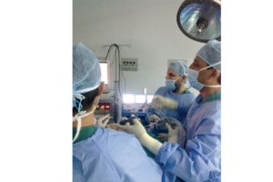 د. التمياط يقدم ورشة حول جراحة البدانة