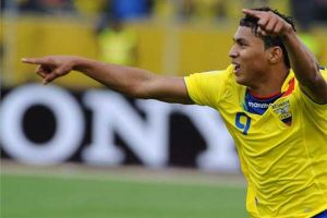 سوانزي يواصل تدعيم صفوفه ويضم مونتيرو جناح الاكوادور