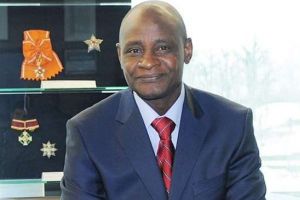 إقالة رئيس الاتحاد النيجيري لكرة القدم