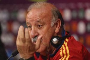 دل بوسكي يدافع عن لاعبيه ويعترف بإجراء تغييرات كبيرة في المنتخب الأسباني 