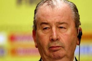 وفاة رئيس الاتحاد الأرجنتيني ونائب رئيس الفيفا غروندونا