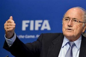  بلاتر يحضر مراسم تشييع جثمان جروندونا