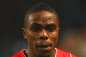 لاتسيو يضم الهولندي برافهيد ليدعم صفوفه بمدافع جديد