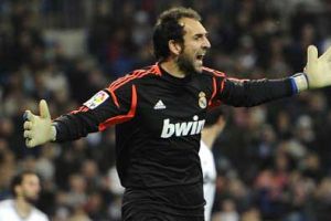 ريال مدريد يتخلص من لوبيز لفتح الطريق أمام نافاس وكاسياس