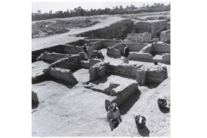 الخلاف بشأن تأسيس العاصمة التجارية في موقع قلعة البحرين