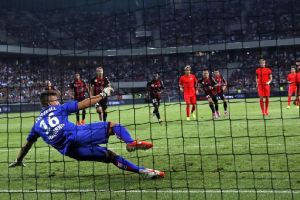 برشلونة يتعادل مع نيس بثاني مبارياته الودية