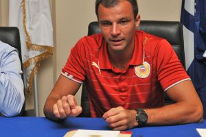 تقارير: هودسون يقترب من تدريب نيوزيلندا بعد رحيله عن منتخب البحرين