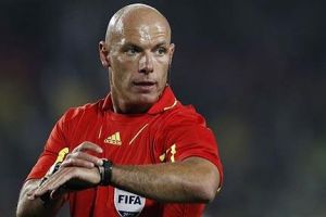 اعتزال الحكم الانكليزي الشهير هاورد ويب 