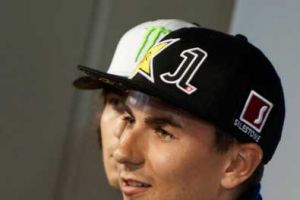 لورينزو الاسباني يمدد تعاقده مع ياماها