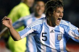 مانشستر سيتي يتعاقد مع الأرجنتيني زوكوليني 