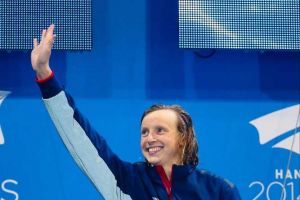 الاميركية ليدي تسجل رقما قياسيا جديدا في سباق 400 م حرة