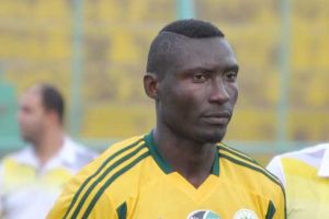 وفاة ايبوسي مهاجم شبيبة القبائل بعد اعتداء من الجماهير