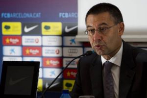 رئيس برشلونة يعترف بارتكاب أخطاء في التعاقد مع لاعبين شبان