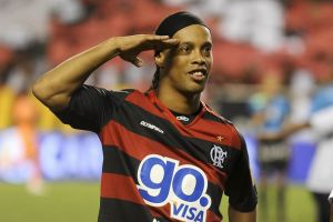 بالميراس يتراجع عن التعاقد مع الأسطورة رونالدينيو