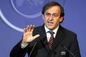 بلاتيني يعلن غدا قراره بشأن خوض انتخابات الفيفا