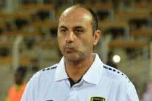 المصري أنور يبدي سعادته بتدريب أهلي جدة