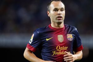 انيستا يغيب عن تشكيلة برشلونة للقاء فياريال وعودة نيمار