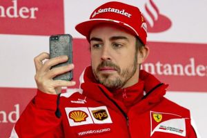 ألونسو ينفي رغبته في ترك فيراري