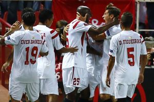 اشبيلية يستهل حملة الدفاع عن اللقب بالفوز على فينورد