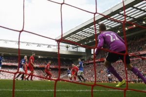 تسديدة جاجيلكا القوية تمنح ايفرتون التعادل أمام ليفربول بدوري انجلترا