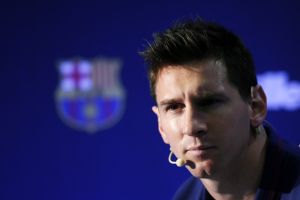 ميسي: لا أتنافس مع رونالدو 