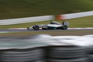 هاميلتون الأسرع في التجربة الحرة الثانية لسباق اليابان 