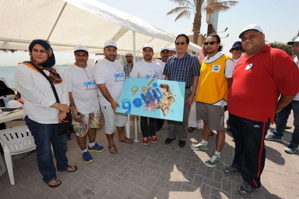 حضور السفير الفلبيني لحملة تنظيف السواحل بالمنامة