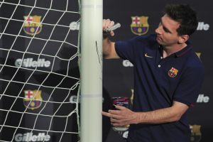 الدوري الأسباني يقرر تكريم ميسي عند حصوله على لقب الهداف التاريخي للمسابقة