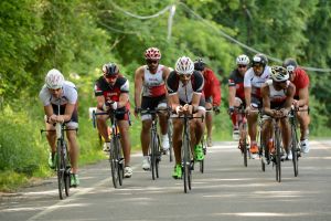  أكثر من 100 درّاج يشاركون في السباق التجريبي لتحدي البحرين للترايثلون 