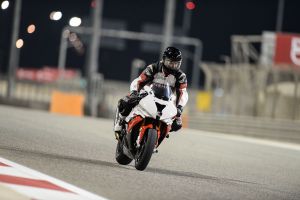 السبت فعالية جديدة لـ 'الحلبة لك' الليلية للدراجات النارية