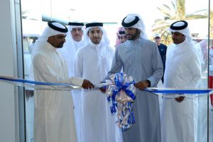 سمو الشيخ ناصر بن حمد يفتتح الموقع المخصص لتوفير الدراجات