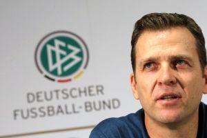 بيرهوف ينفي وجود أزمة في المنتخب الألماني عقب الخسارة أمام بولندا