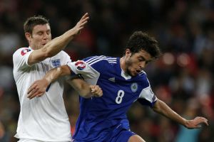 روما يصارع نابولي على ضم جيمس ميلنر