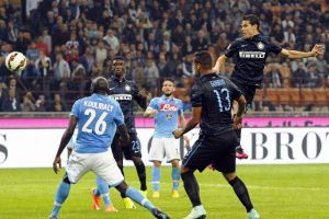 انترناسيونالي ونابولي يتقاسمان أربعة أهداف في آخر 12 دقيقة