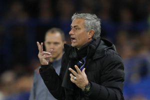 مورينيو يشيد بلاعبيه بعد الفوز بالستة على ماريبور ويطالب دروجبا برفع مستواه